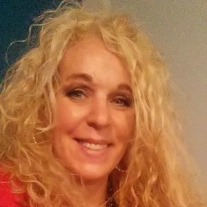 Meet your Posher, Suzanne